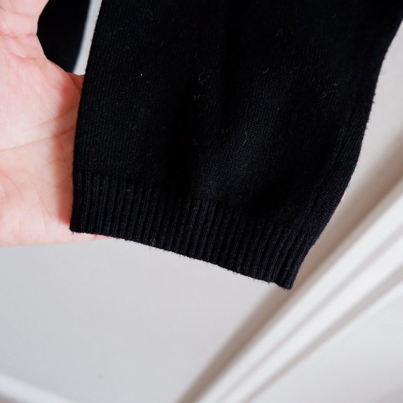 Black long sleeve sweater - Picture 3 of 4